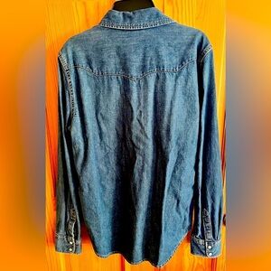 Chaps SZ Medium Classic Denim Long Sleeve Shirt 100% Cotton Abalone Snaps West